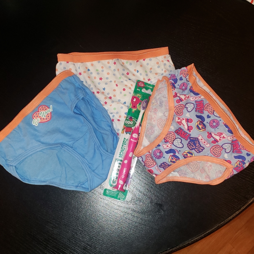 NEW girls underwear Hanes 6x